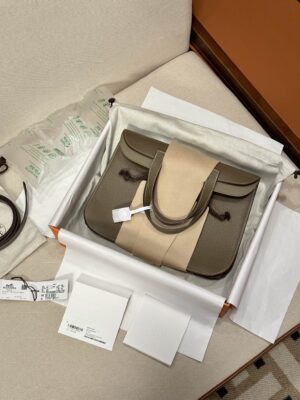 Hermès Halzan 31 Clemence Etoupe Gold Hardware