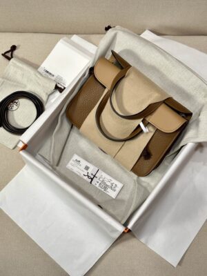 Hermès Halzan 25 Clemence Alezan & Biscuit Silver Hardware