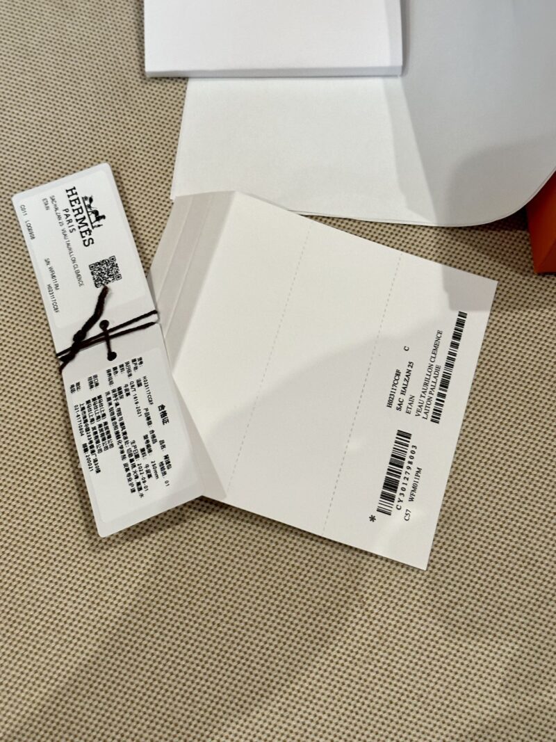 Hermès Halzan 25 Taurillon Clemence & Swift Etain Gold Hardware - Image 13