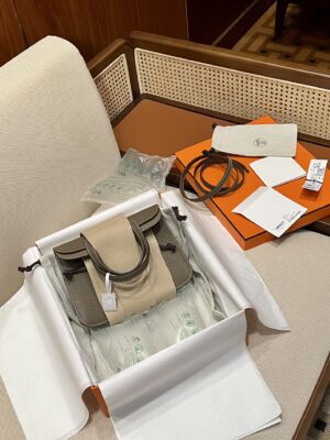 Hermès Halzan 25 Taurillon Clemence & Swift Etoupe Silver Hardware