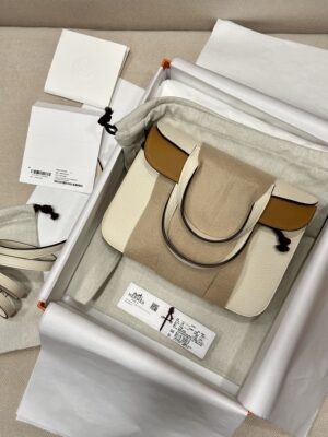 Hermès Halzan 25 Taurillon Clemence & Swift Nata & Sesame Gold Hardware