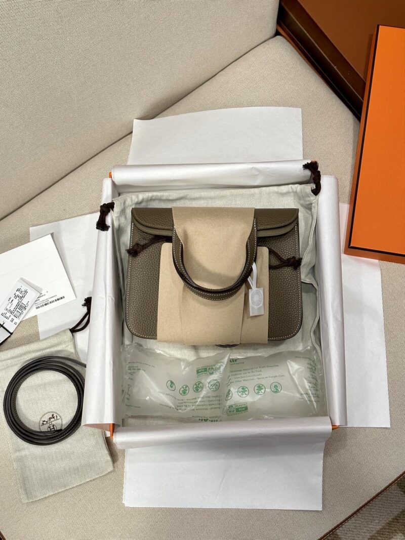 Hermès Halzan 25 Taurillon Clemence & Swift Etoupe Gold Hardware