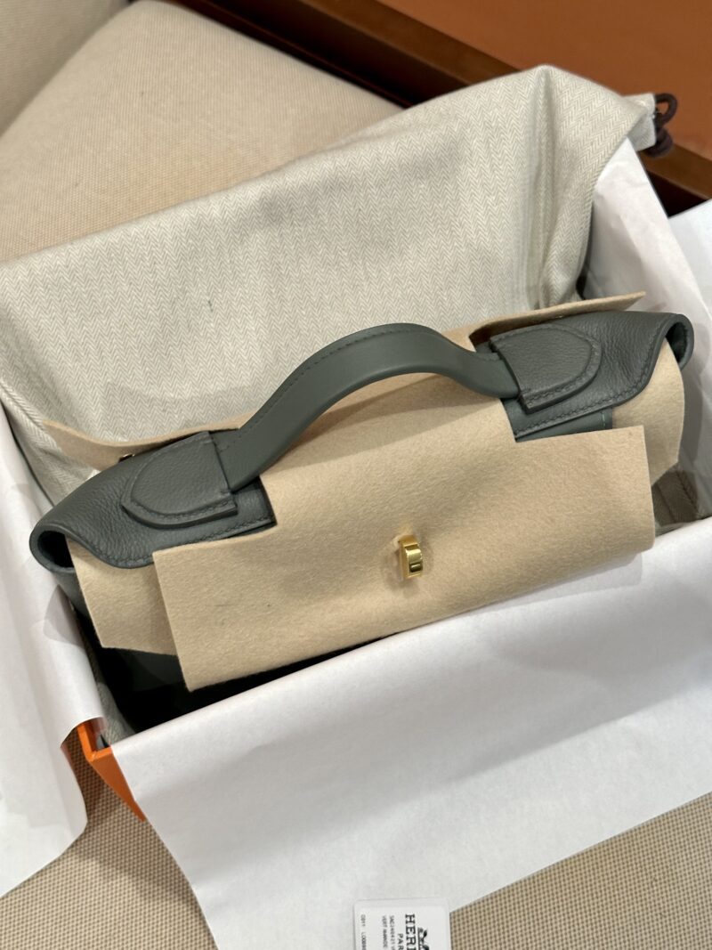 Hermès Mini Kelly 2424 Evercolor Vert Amande Gold Hardware - Image 3
