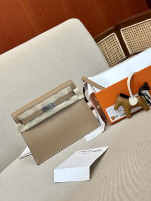 Hermès Kelly Danse 22 Evercolor Chai Silver Hardware