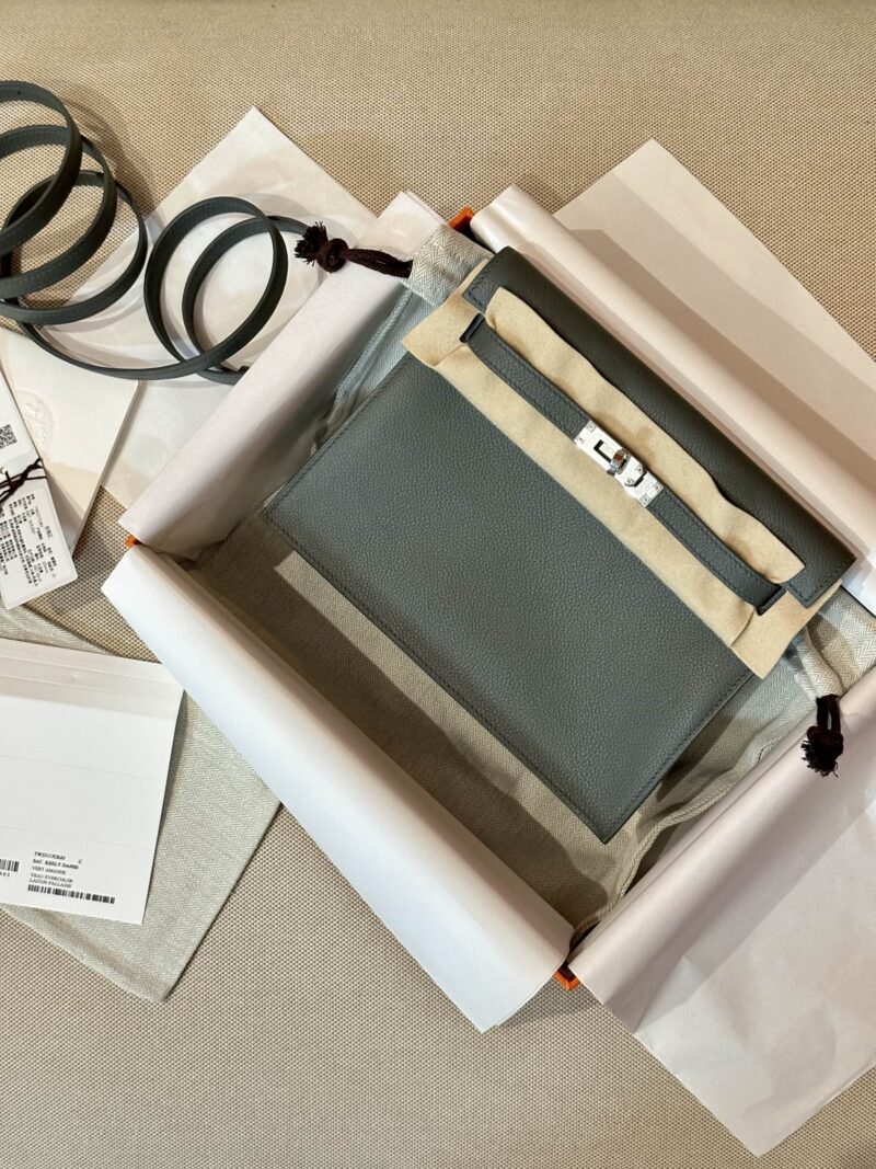 Hermès Kelly Danse 22 Evercolor Vert Amande Silver Hardware