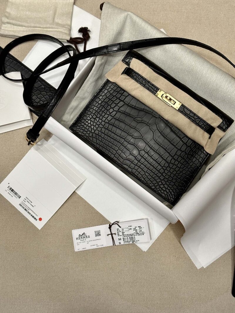 Hermès Kelly Danse 22 Matte Crocodile Noir Gold Hardware