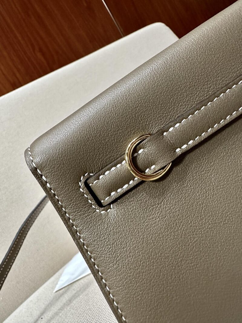 Hermès Kelly Danse 22 Swift Etoupe Gold Hardware - Image 7