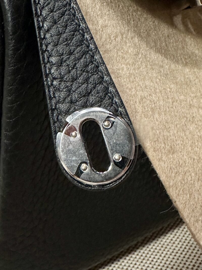 Hermès Mini Lindy 20 Taurillon Clemence Noir Silver Hardware - Image 13