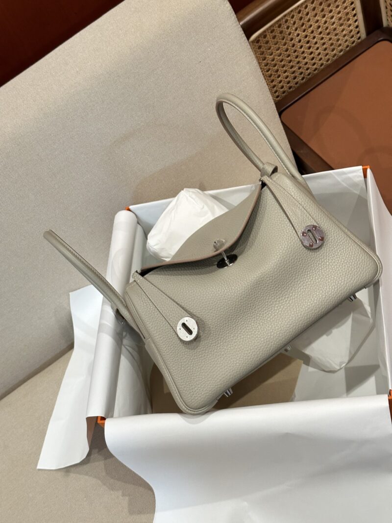Hermès Lindy 26 Taurillon Clemence Beton Silver Hardware - Image 2