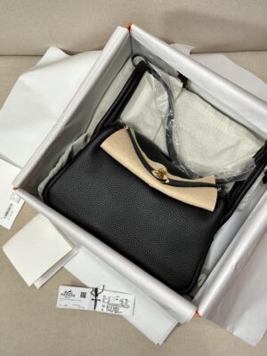 Hermès Lindy 26 Taurillon Clemence Noir Gold Hardware