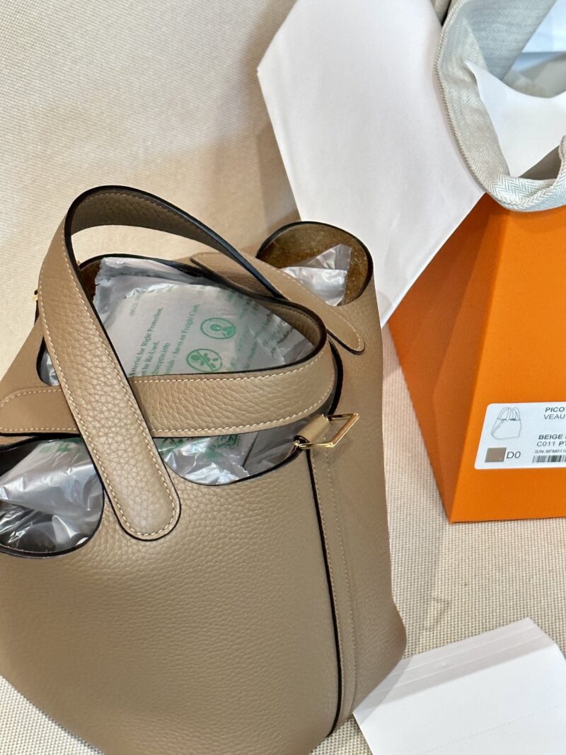 Hermès Picotin 18 Taurillon Clemence Beige De Weimer Gold Hardware - Image 5