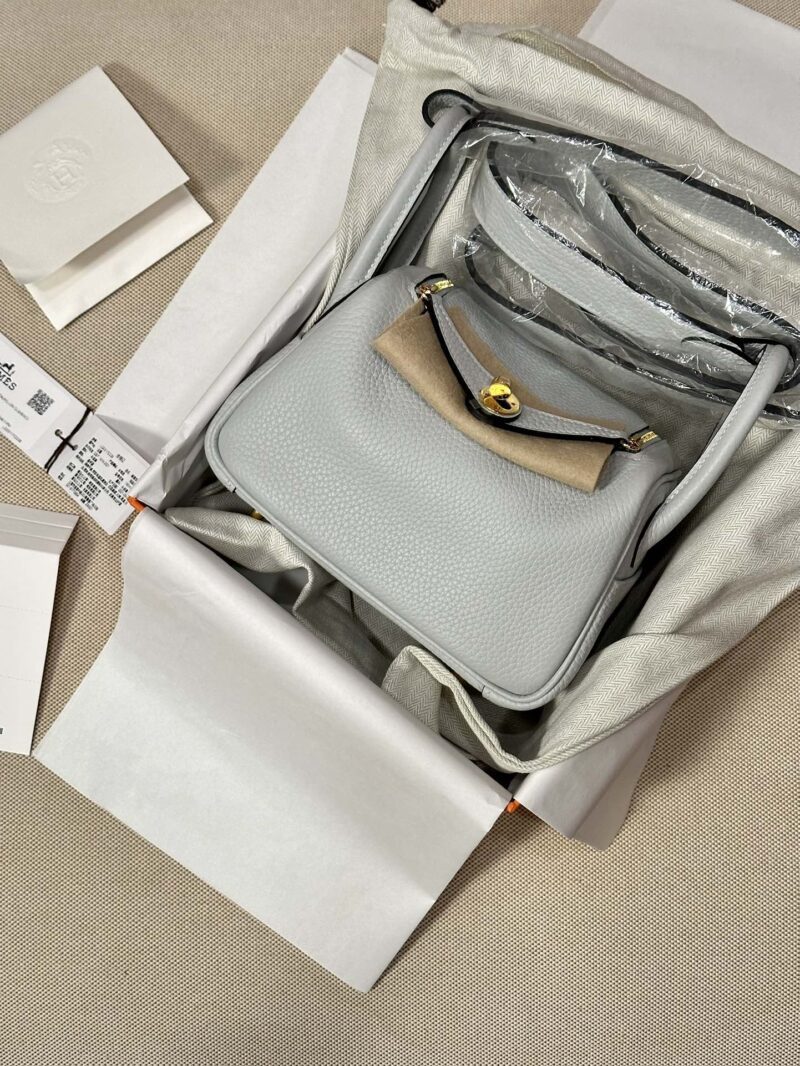 Hermès Mini Lindy 20 Taurillon Clemence Blue Pale Gold Hardware - Image 2