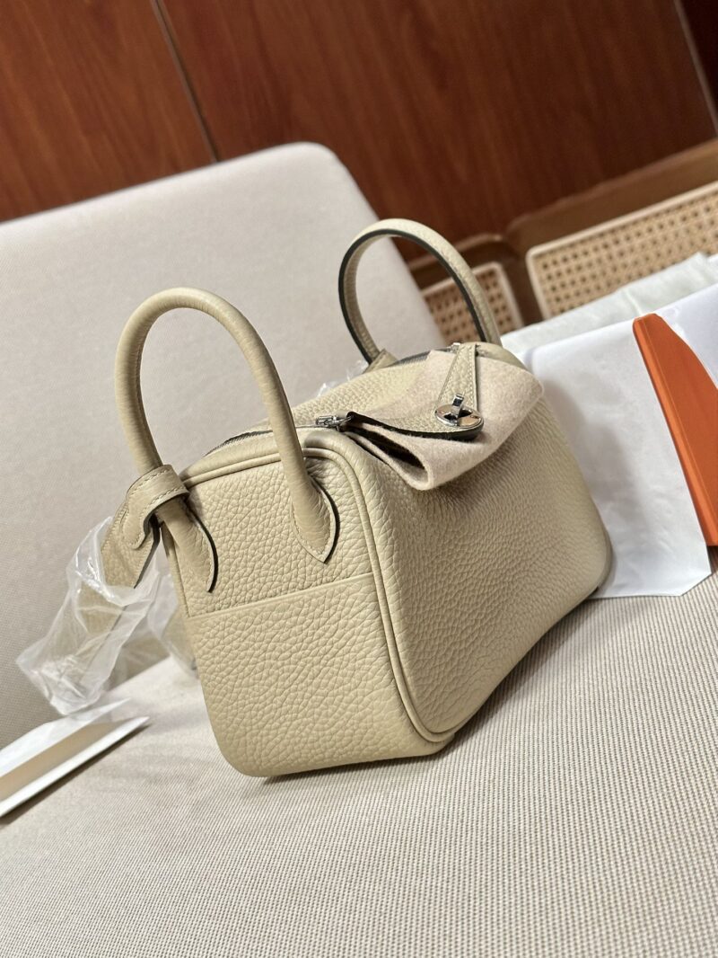Hermès Mini Lindy 20 Taurillon Clemence Gris Trench Silver Hardware - Image 6