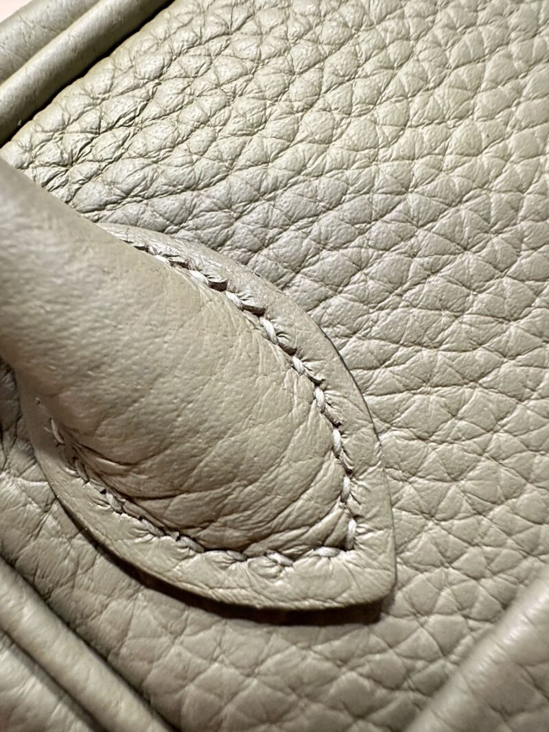 Hermès Mini Lindy 20 Taurillon Clemence Sauge Gold Hardware - Image 11