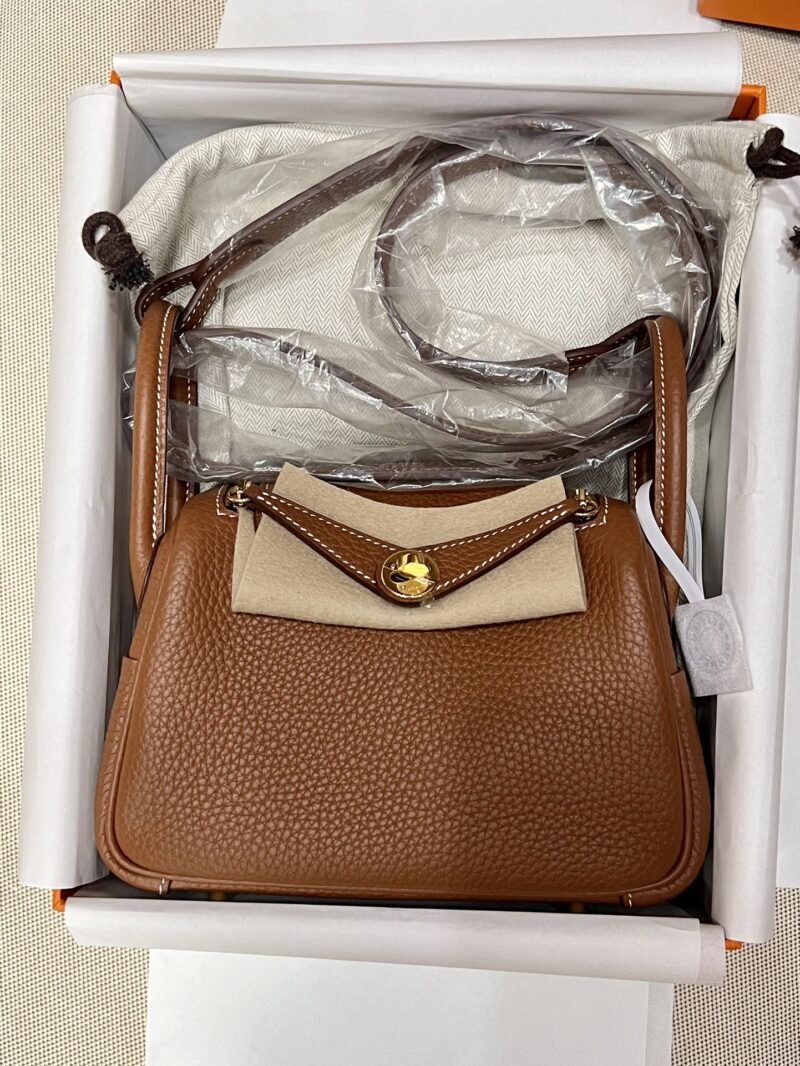 Hermès Mini Lindy 20 Taurillon Clemence Gold Gold Hardware - Image 3