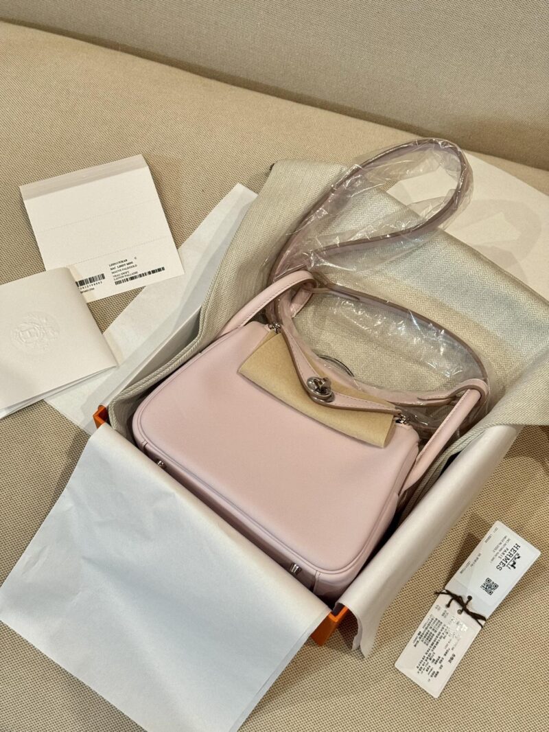 Hermès Mini Lindy 19 Swift Mauve Pale & Gold Gold Hardware