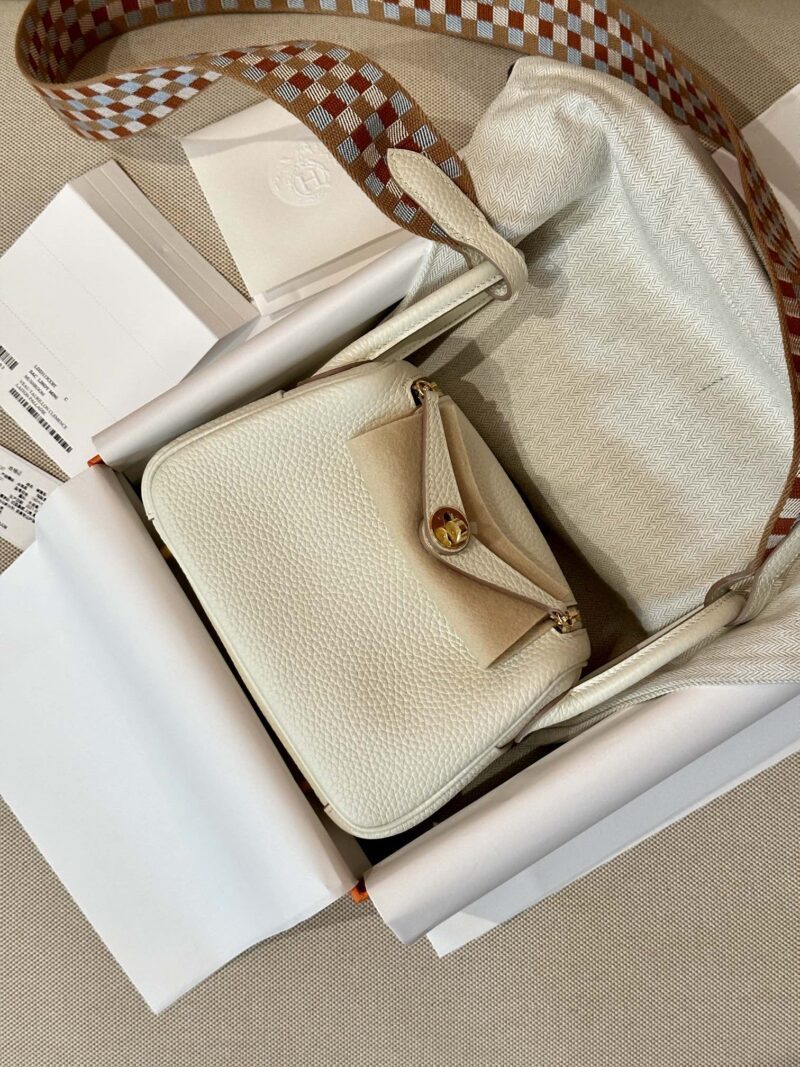 Hermès Mini Lindy 19 Taurillon Clemence Mushroom Gold Hardware
