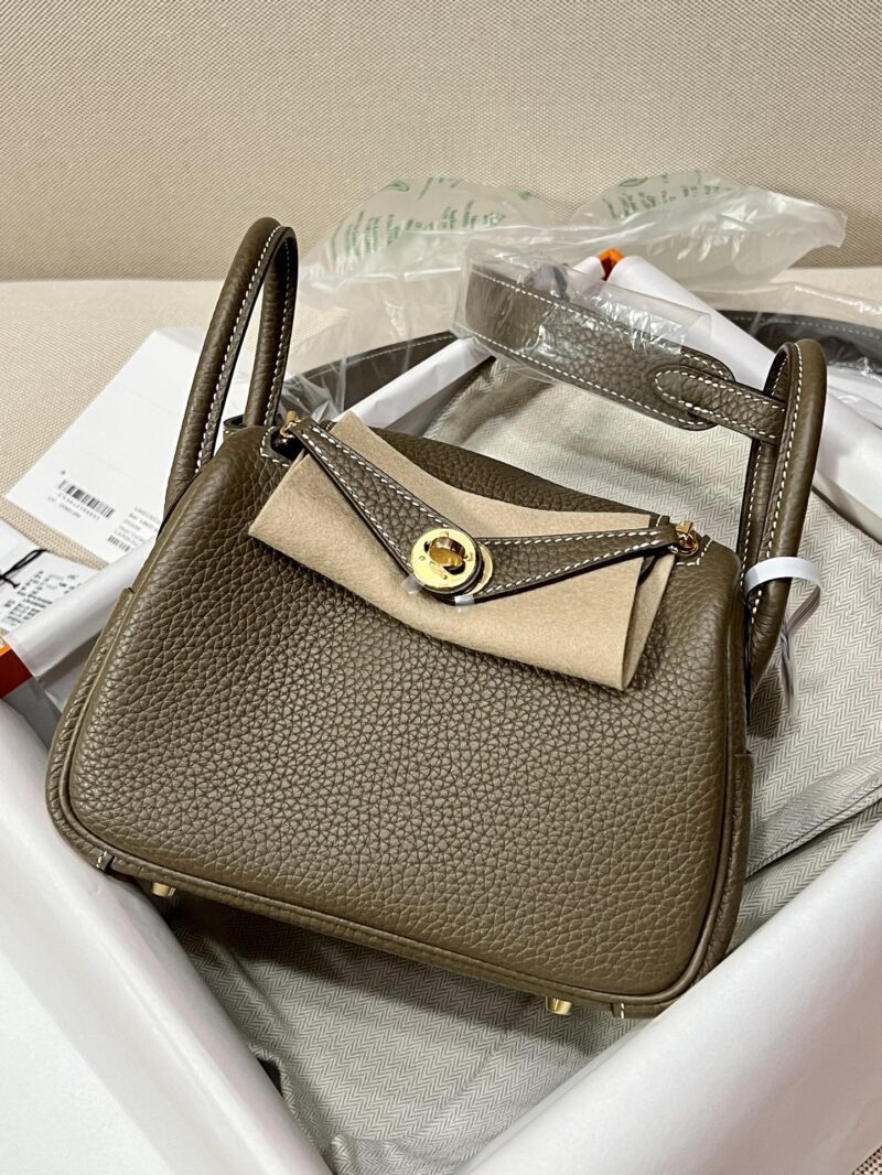 Hermès Mini Lindy 20 Taurillon Clemence Etoupe Gold Hardware - Image 2