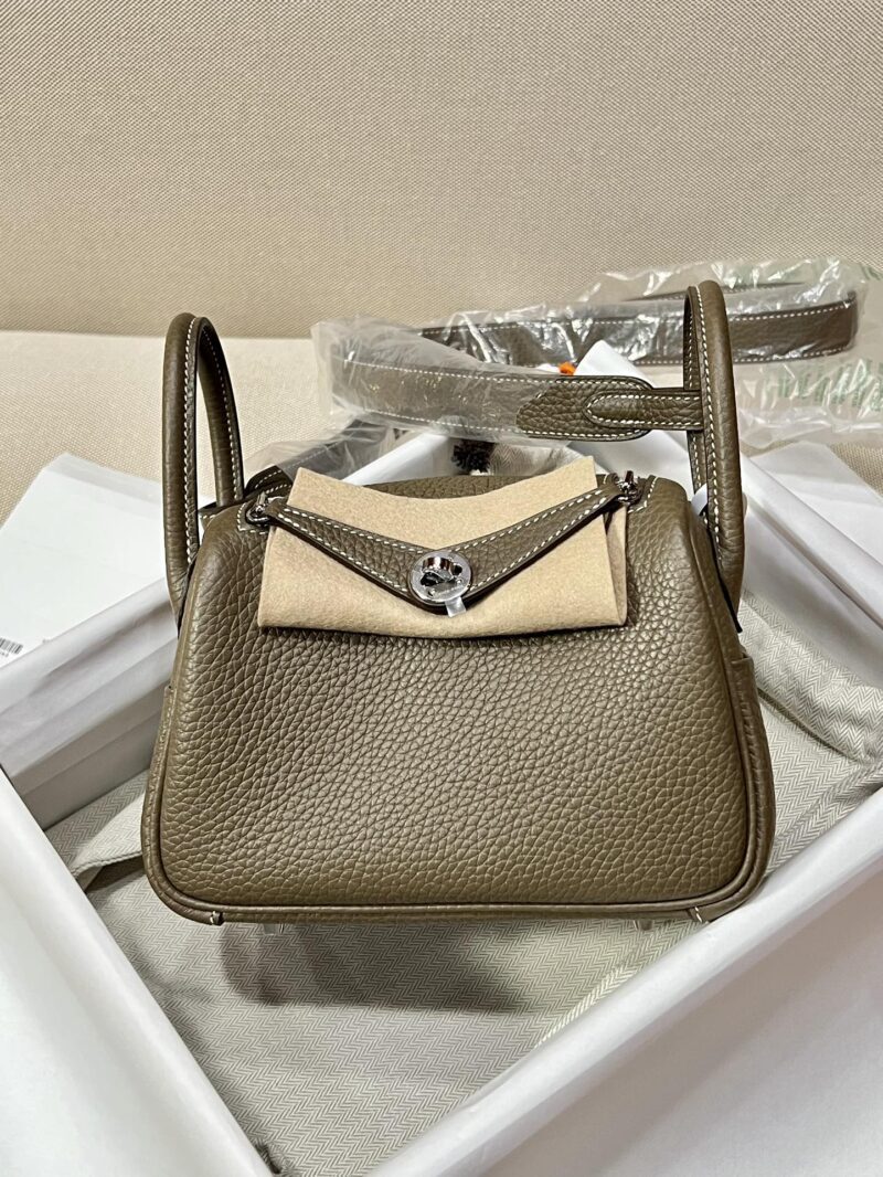 Hermès Mini Lindy 20 Taurillon Clemence Etoupe Silver Hardware - Image 2
