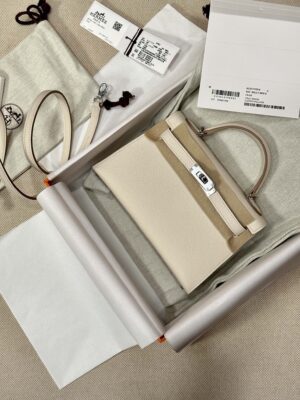Hermès Mini Kelly 19 Epsom Craie Gold Hardware