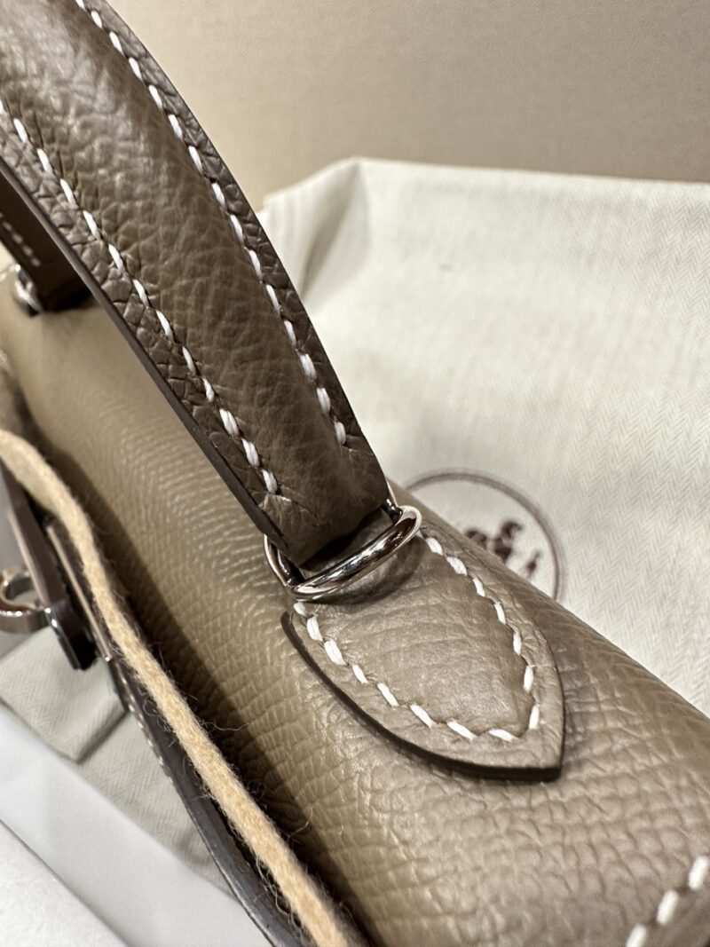 Hermès Mini Kelly 19 Epsom Etoupe Silver Hardware - Image 6