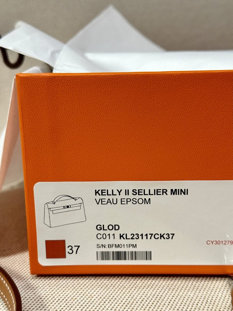 Hermès Mini Kelly 19 Epsom Gold Gold Hardware - Image 17