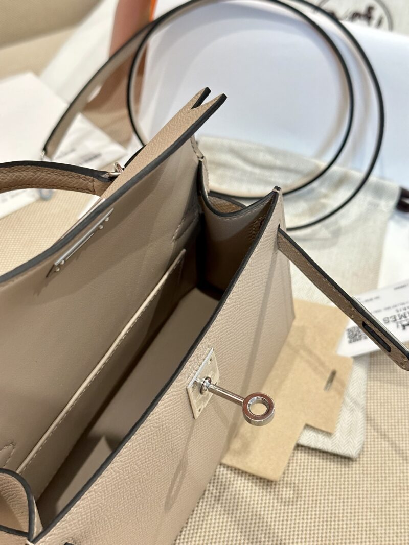 Hermès Mini Kelly 19 Epsom Gris Trench Silver Hardware - Image 6