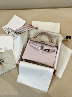 Hermès Mini Kelly 19 Chevre Mauve Pale & Gris Pearl Silver Hardware