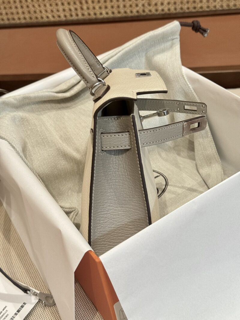 Hermès Mini Kelly 19 Chevre Nata & Gris Tourterelle Silver Hardware - Image 6