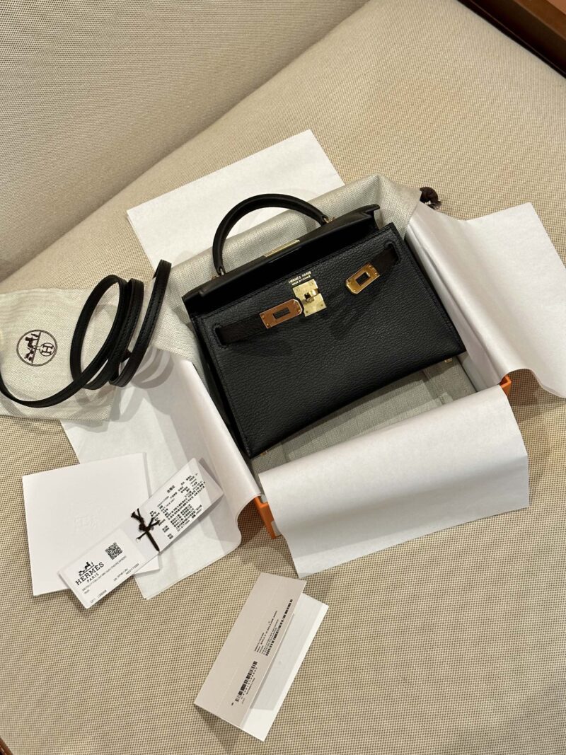 Hermès Mini Kelly Chevre Noir Gold Hardware