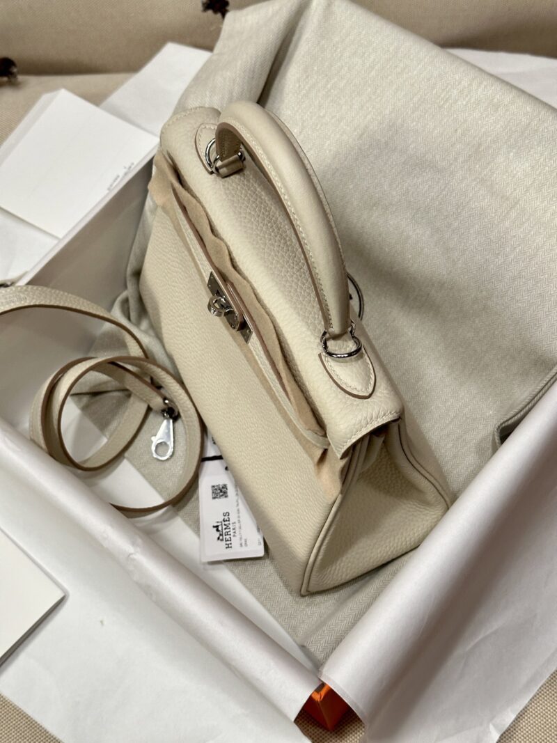 Hermès Kelly 25 Clemence Craie Silver Hardware - Image 3