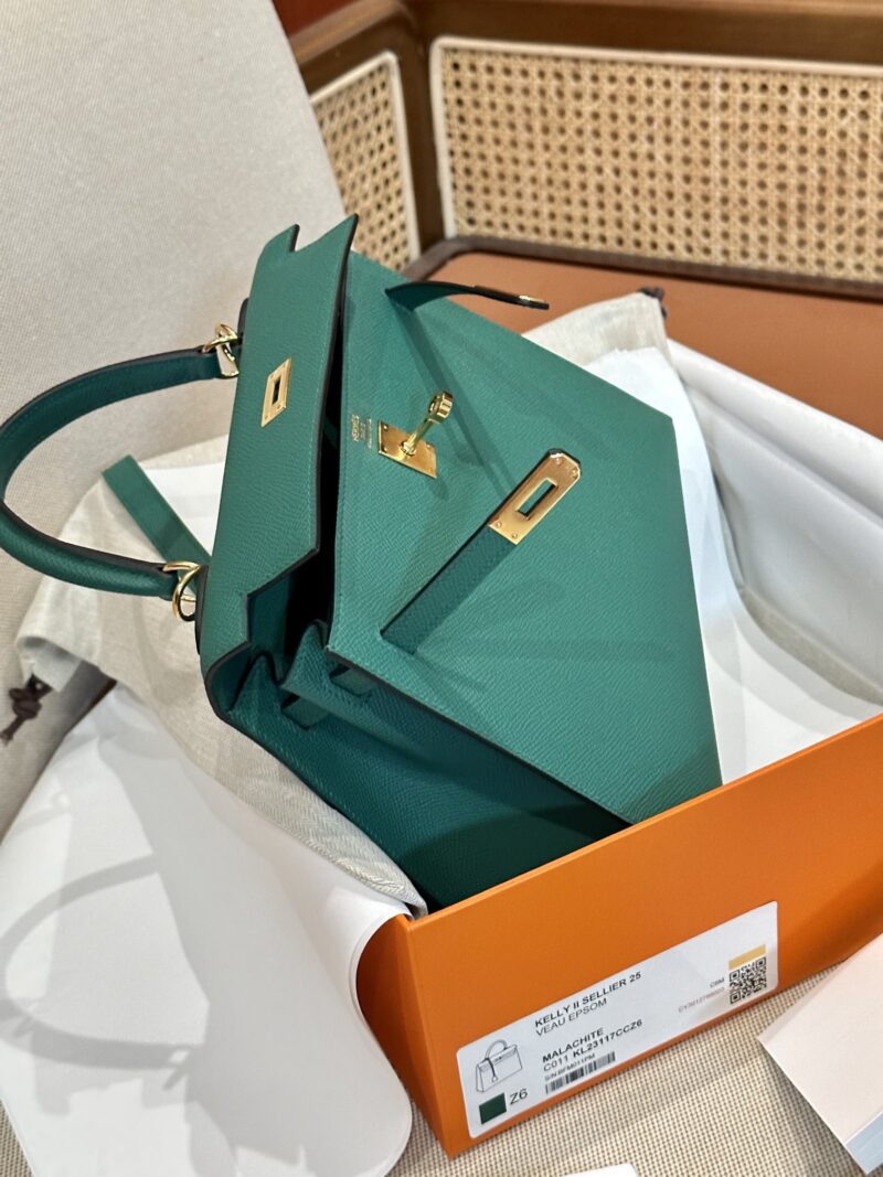 Hermès Kelly 25 Epsom Vert Gold Hardware - Image 6