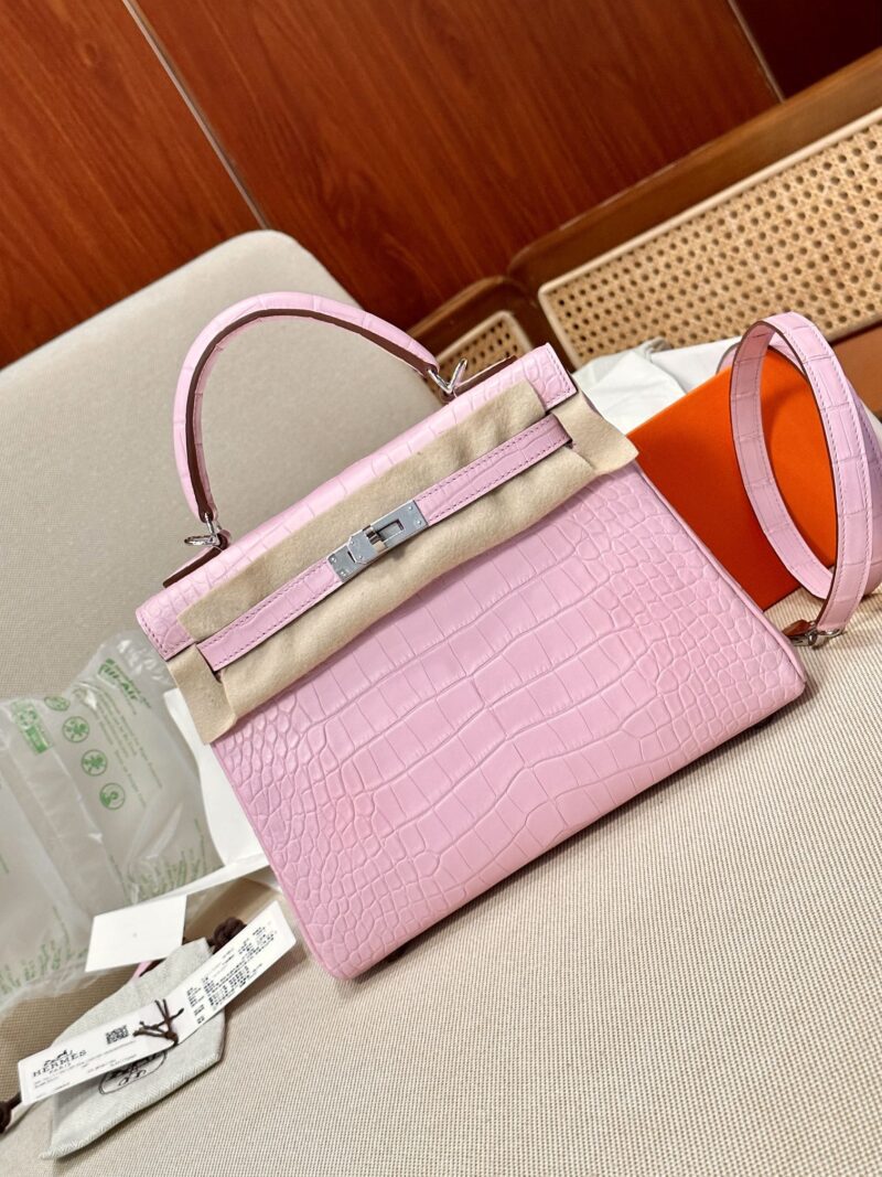 Hermès Kelly 25 Matte Alligator Pink Silver Hardware - Image 3