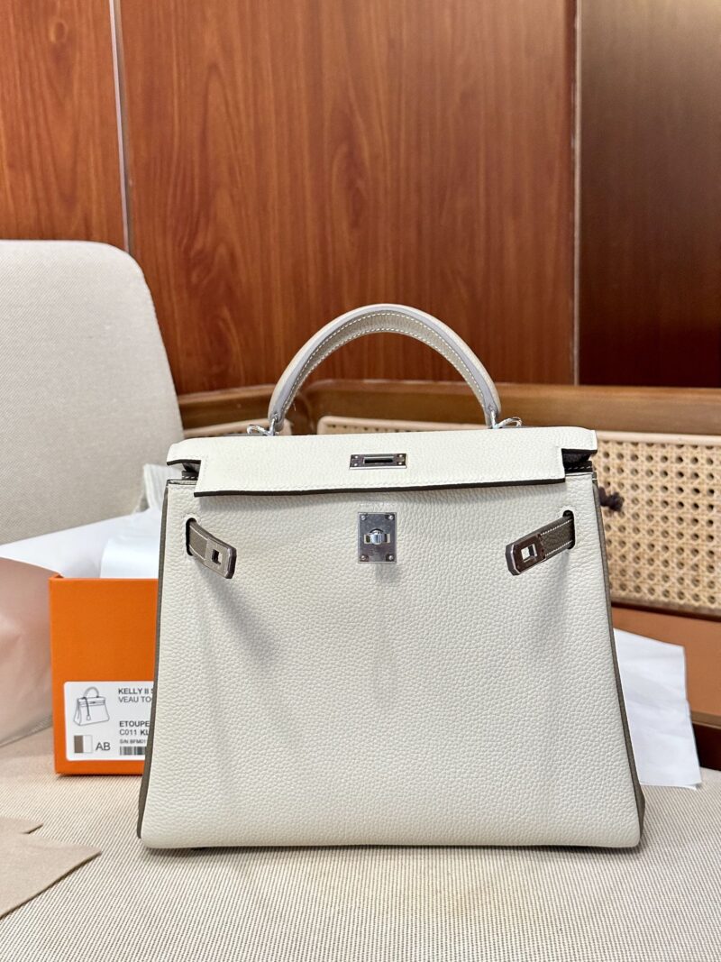 Hermès Kelly 25 Togo Craie, Etoupe Silver Hardware - Image 4