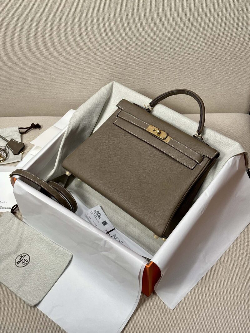 Hermès Kelly 28 Togo Etoupe Gold Hardware