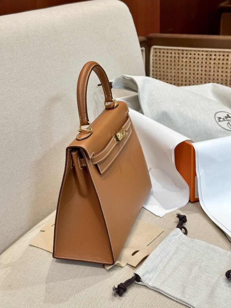 Hermès Kelly 25 Epsom Gold Gold Hardware - Image 3