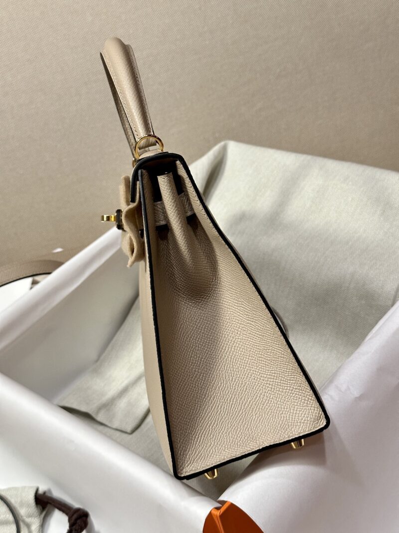 Hermès Kelly 25 Epsom Trench Gold Hardware - Image 6