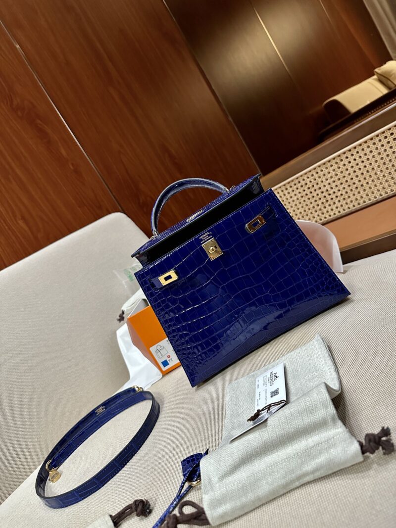 Hermès Kelly 25 Shiny Porosus Blue Electric Gold Hardware - Image 5