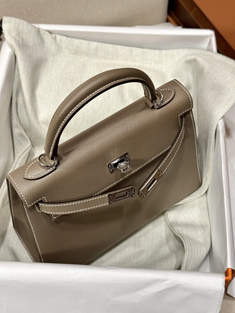 Hermès Kelly 25 Epsom Etoupe, Silver Silver Hardware - Image 3