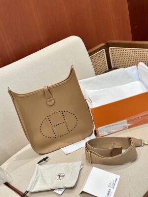 Hermès Evelyne 29 Taurillon Clemence Biscuit Gold Hardware