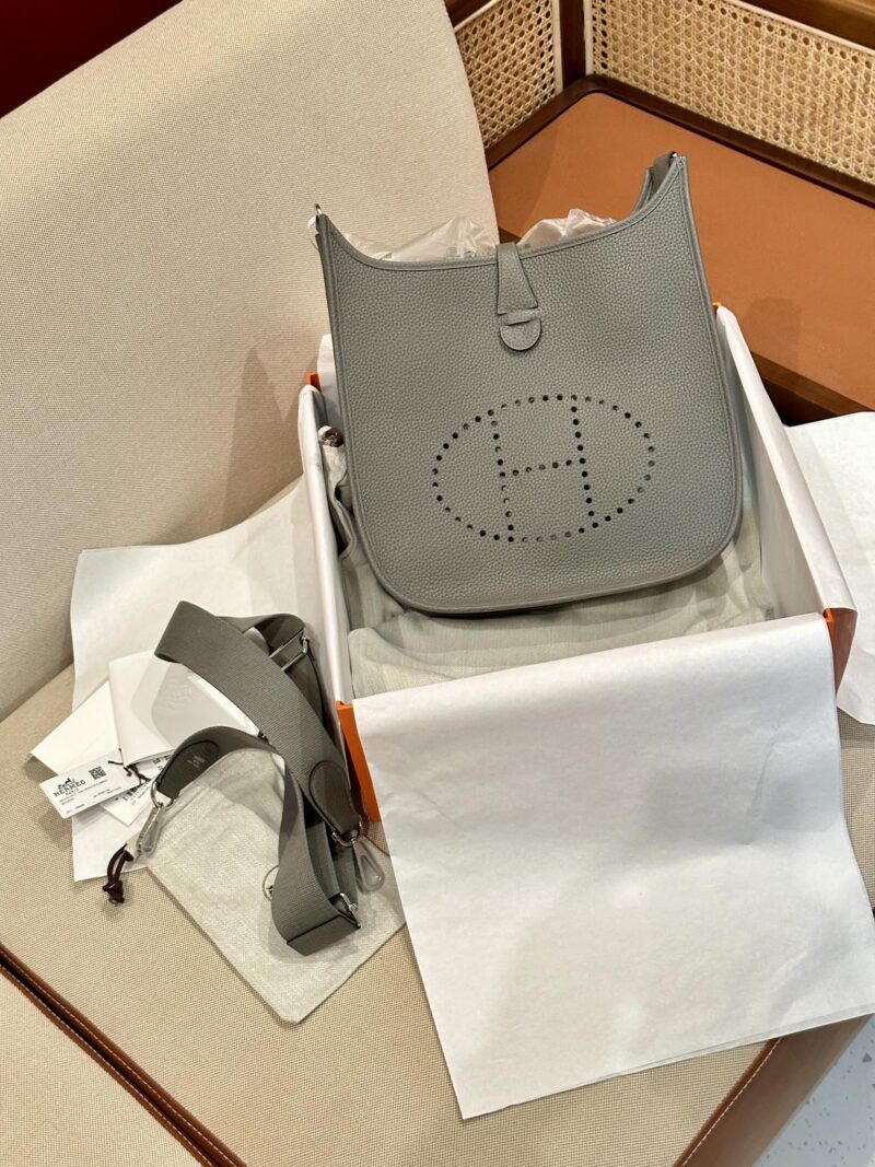 Hermès Evelyne 29 Taurillon Clemence Gris Meyer Silver Hardware