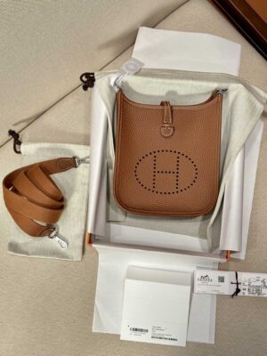 Hermès Mini Evelyne 16 Taurillon Clemence Gold Gold Hardware