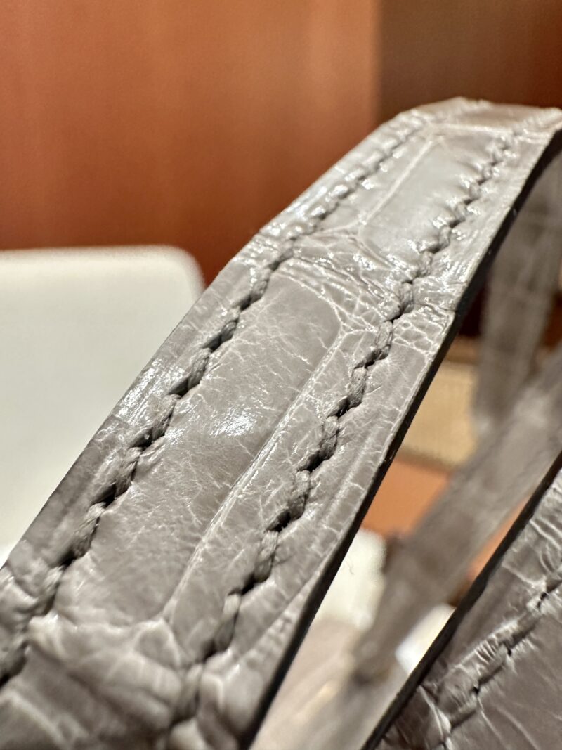 Hermès Constance 19 Gris Tourterelle Shiny Crocodile Gold Hardware - Image 11