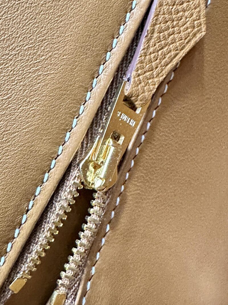 Hermès Constance 24 Gold Epsom Gold Hardware - Image 8