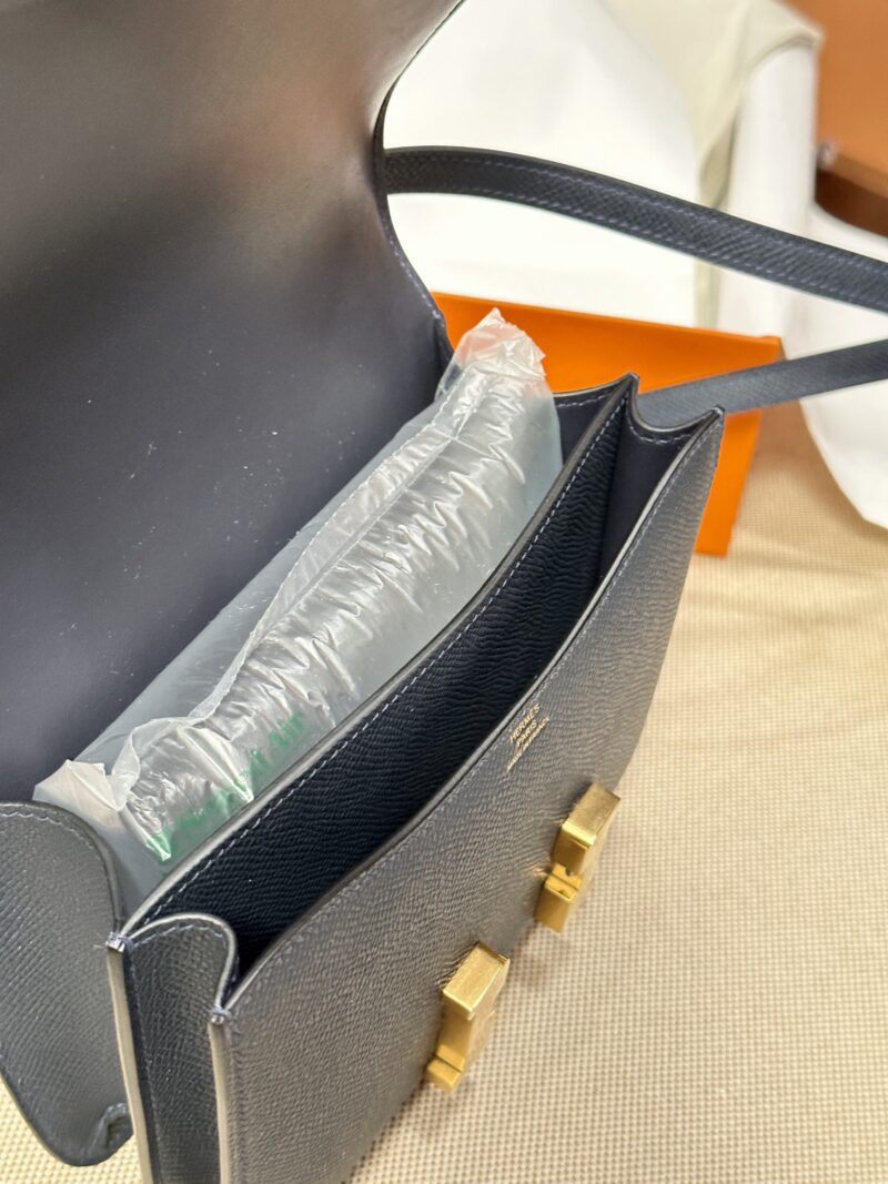 Hermès Constance 18 Blue Nuit Epsom Gold Hardware - Image 2