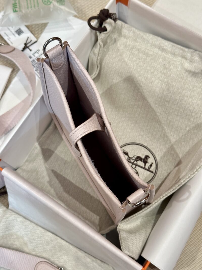 Hermès Mini Evelyne 16 Taurillon Clemence Mauve Pale Silver Hardware - Image 4