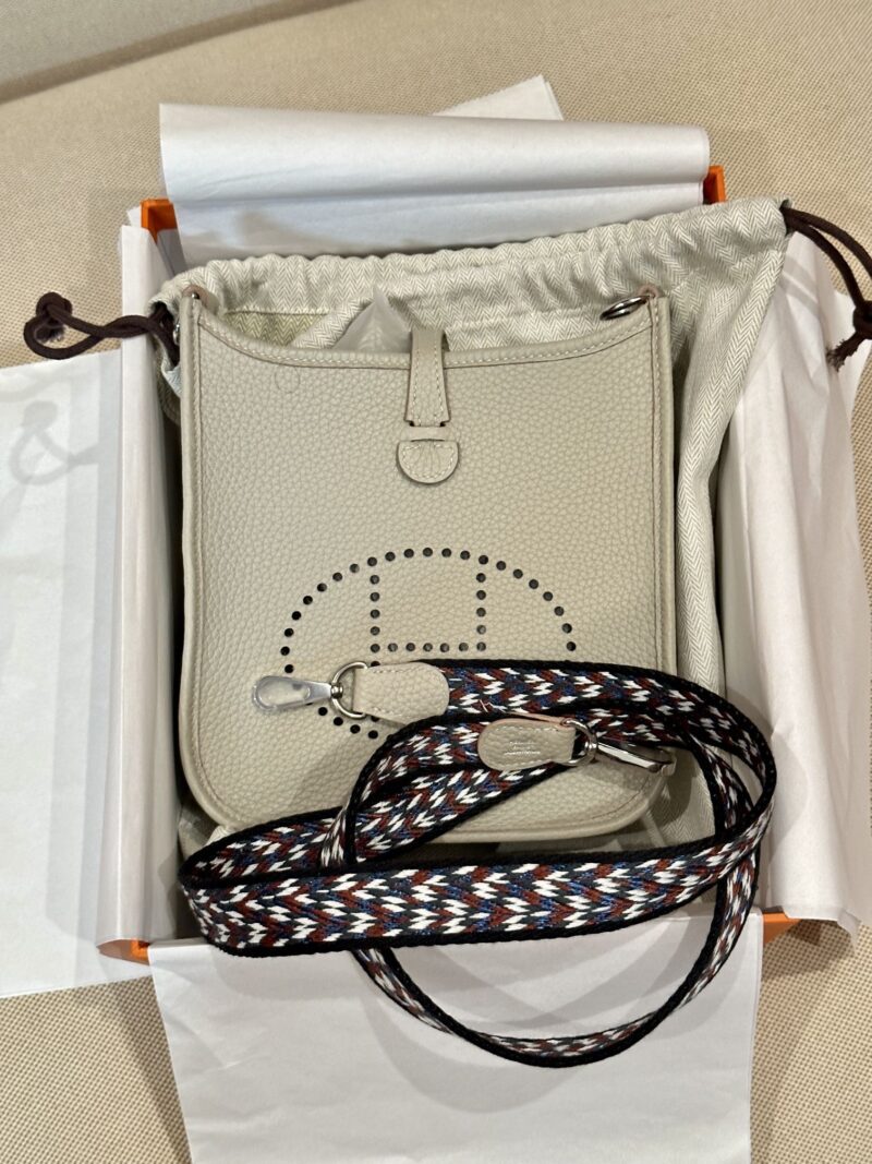 Hermès Mini Evelyne 16 Clemence Beton Silver Hardware - Image 3