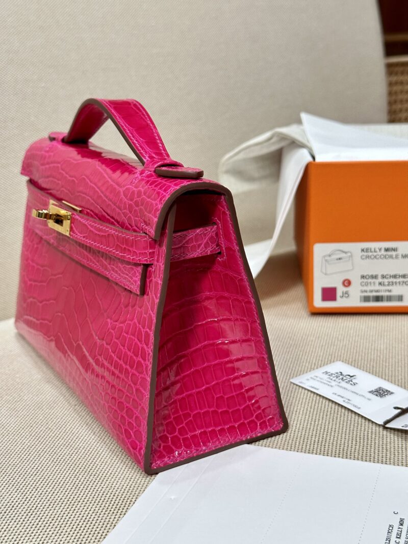 Hermès Kelly Pochette Rose Sheherazade Shiny Crocodile Gold Hardware
