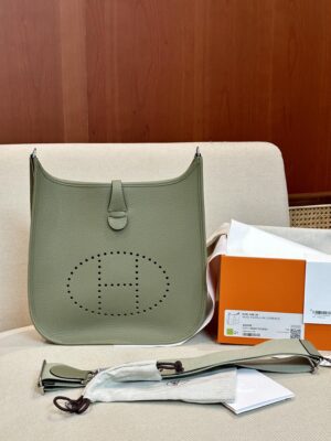 Hermès Evelyne 29 Taurillon Clemence Sauge Silver Hardware
