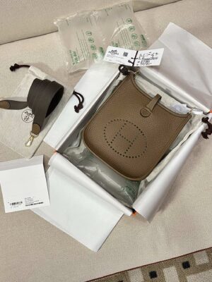 Hermès Mini Evelyne 16 Taurillon Clemence Beige Weimer Gold Hardware